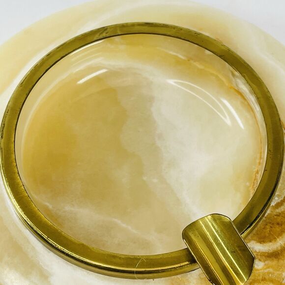 Vintage Alabaster or Onyx Hand Carved Stone Ashtray Brass Rim Made in Italy 5in - Picture 7 of 7